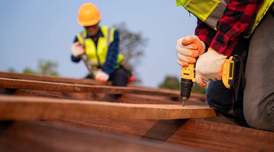 Professional residential roofers in Farmland, IN